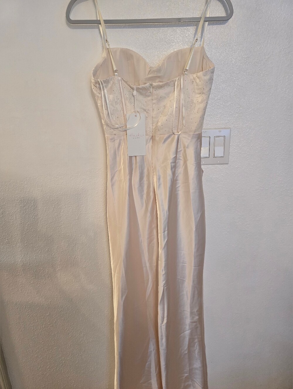 Dear Emilia By Hello Molly Shimmering Horizon Satin Maxi Dress Cream Size S - Picture 11 of 13
